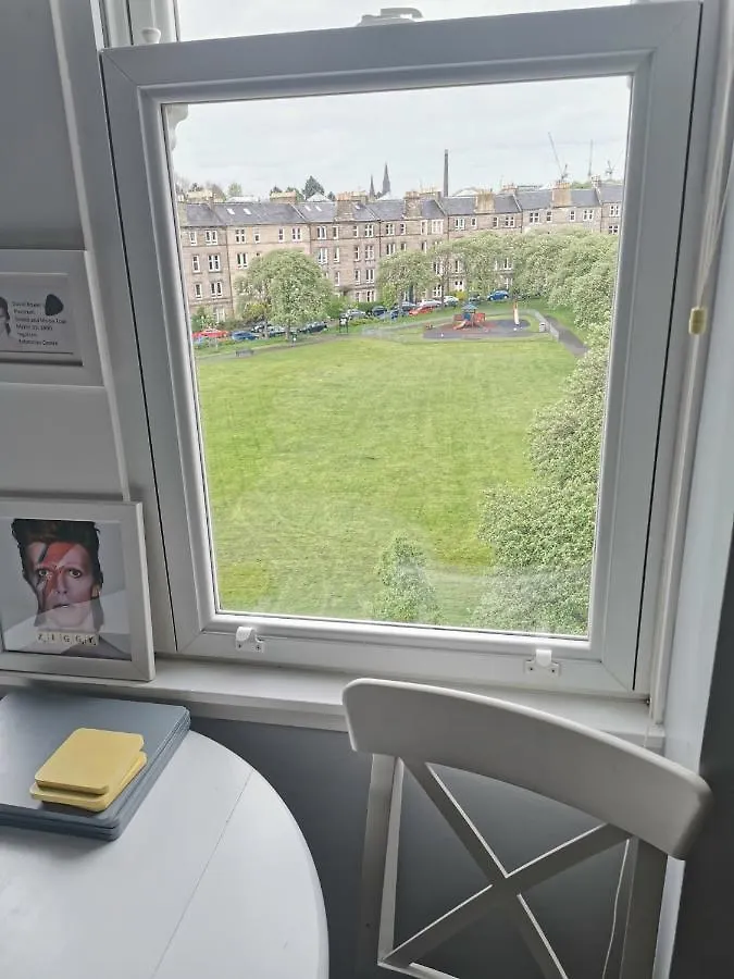 2 Bedroom Apartment With Park View Edinburgh United Kingdom