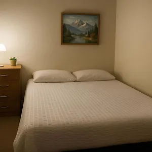 Comfy 2 Bedroom Flat Near City Center Apartment