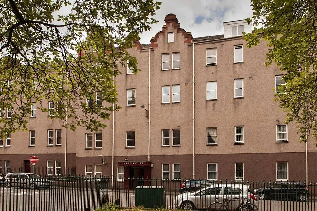 2 Bedroom Apartment With Park View Edinburgh 0*,  United Kingdom