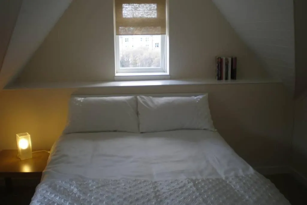 2 Bedroom Apartment With Park View Edinburgh