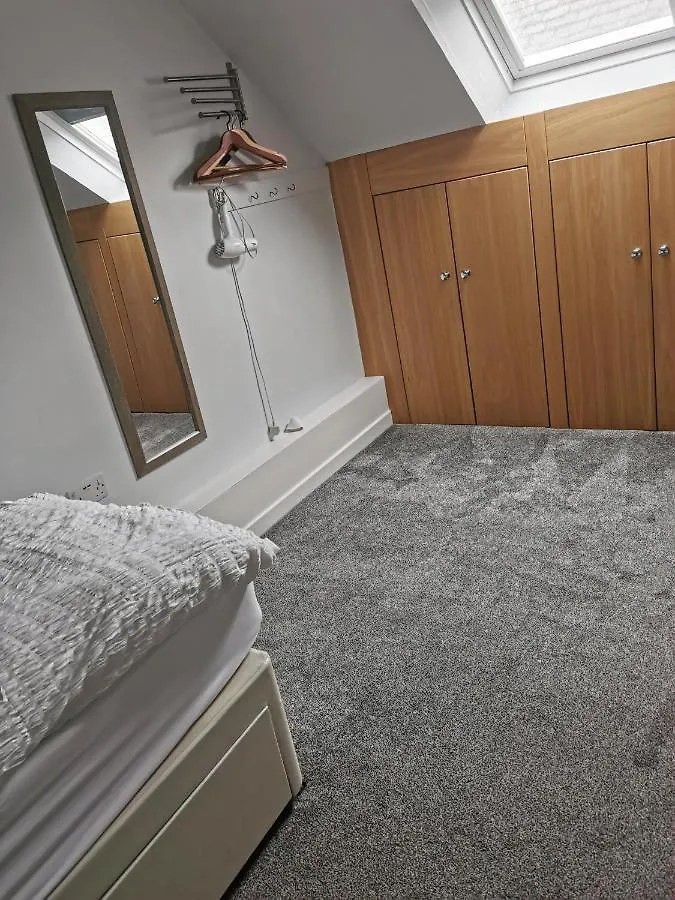 2 Bedroom Apartment With Park View Edinburgh 0*,  United Kingdom