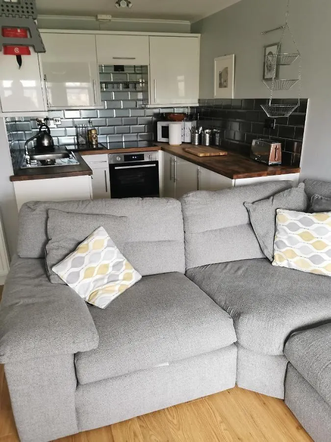 2 Bedroom Apartment With Park View Edinburgh