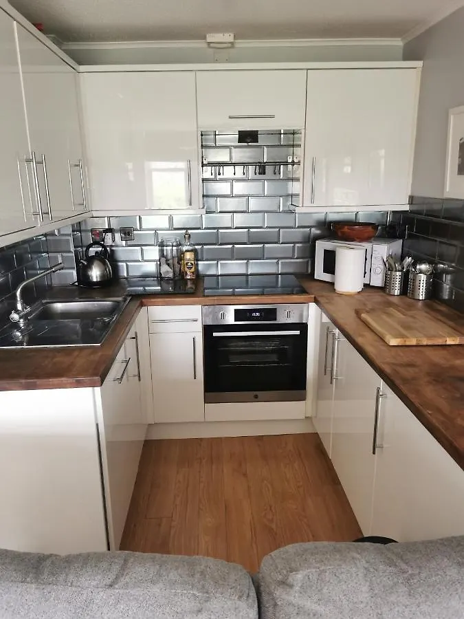 2 Bedroom Apartment With Park View Edinburgh